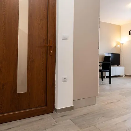 Tomi Apartmán Pula
