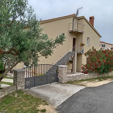 Appartement Tomi *