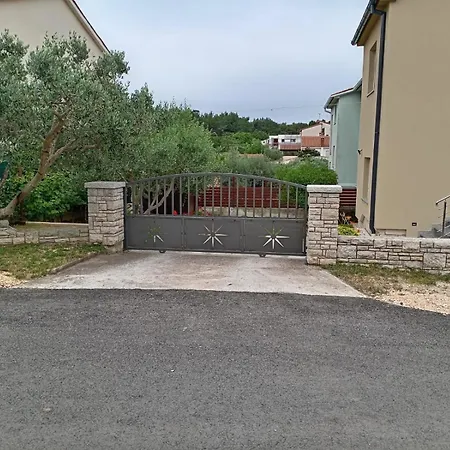 Tomi Apartmán
