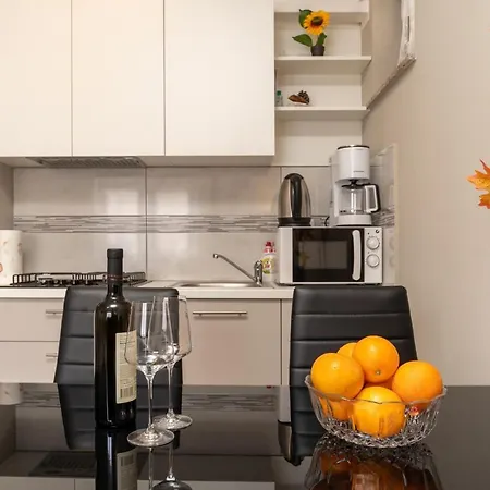 Tomi Apartmán Pula